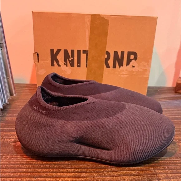 Adidas Yeezy Knit RNR Fade Onyx 10 - Picture 3 of 10